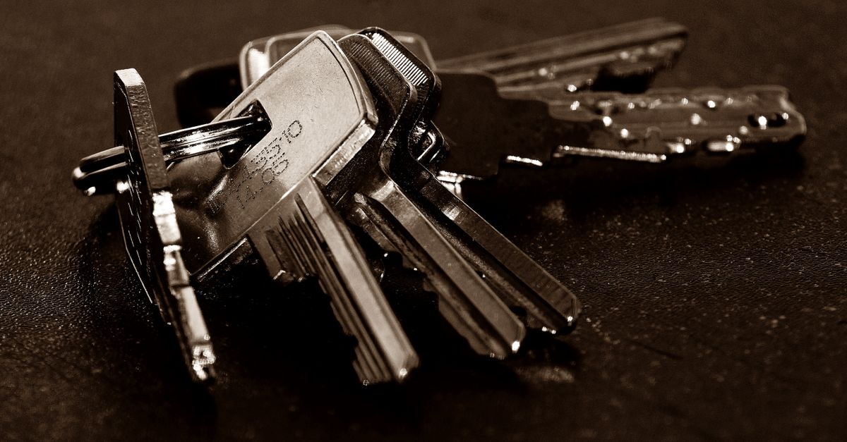 What Our Car Lockout Service Actually Involves (Step by Step — Without the Damage) — Elizabeth NJ Locksmith